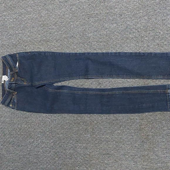 Jeans - Picture 2 of 3